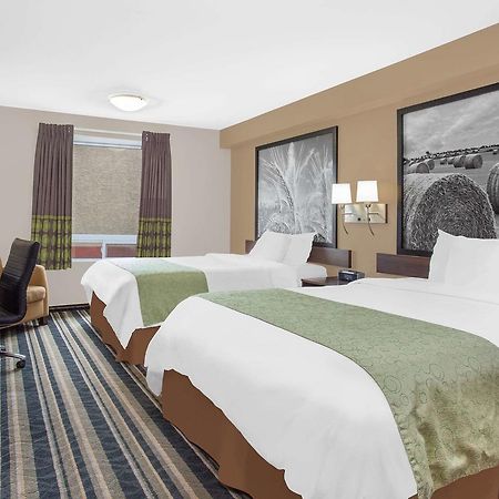 ซูเปอร์ 8 บาย วินด์แฮม แบรนดัน แมนิโทบา Motel แบรนดอน ภายนอก รูปภาพ