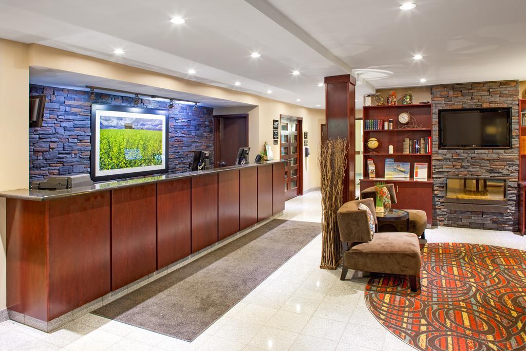 ซูเปอร์ 8 บาย วินด์แฮม แบรนดัน แมนิโทบา Motel แบรนดอน ภายนอก รูปภาพ
