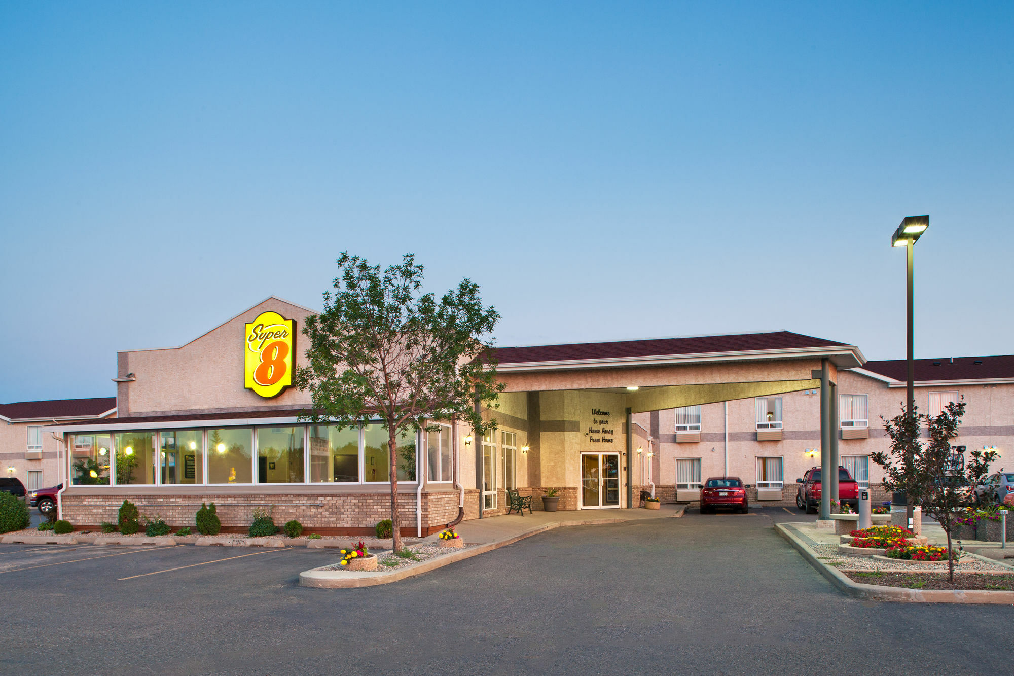 ซูเปอร์ 8 บาย วินด์แฮม แบรนดัน แมนิโทบา Motel แบรนดอน ภายนอก รูปภาพ